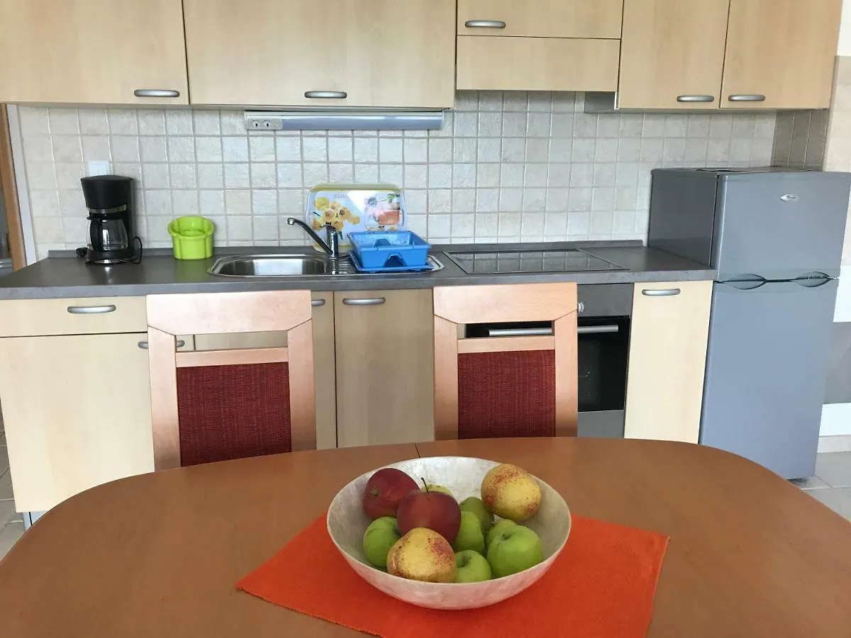 Apartmani Marija Klimno B 0*,