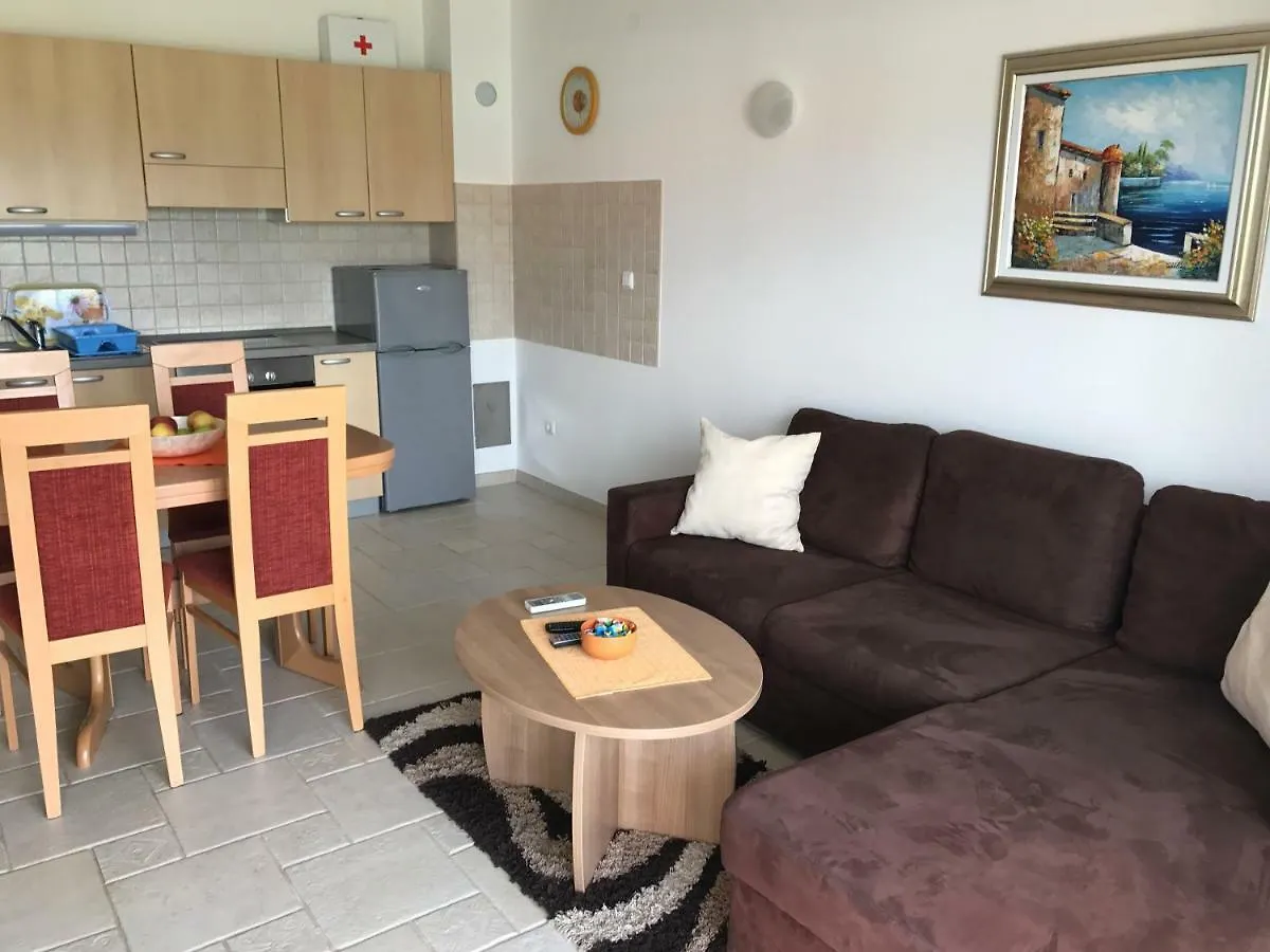 Apartmani Marija Klimno B 0*,
